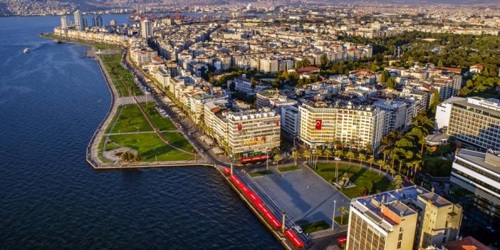 İzmir'de koronavirüs nedeniyle tüm etkinlikler iptal