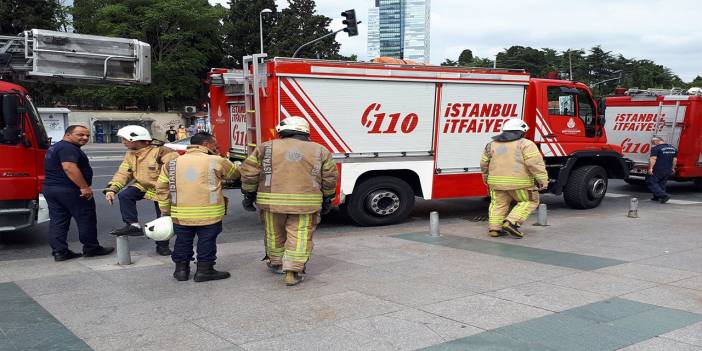 Şişli'deki AVM'de yangın çıktı