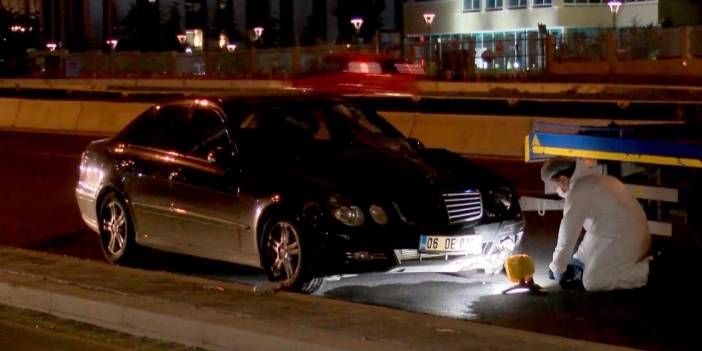 Karşıdan karşıya geçmek isteyen kişi, araçların altında kalarak yaşamını yitirdi