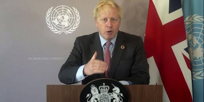 Boris Johnson koronavirüsle ilgili 5 maddelik planı açıkladı