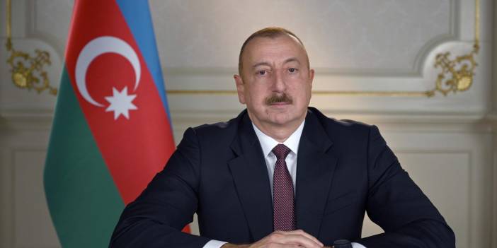 Aliyev: Kadim Hudaferin Köprüsü'ne Azerbaycan bayrağı dikildi