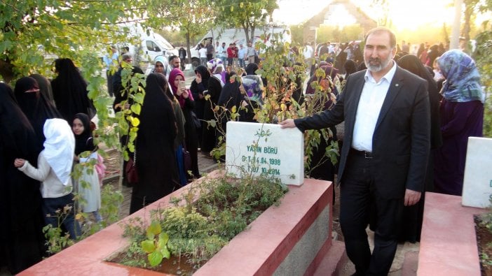 Yasin Börü ve arkadaşları, mezarları başında anıldı