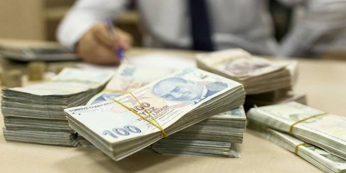 Hazine 5,4 milyar lira borçlandı