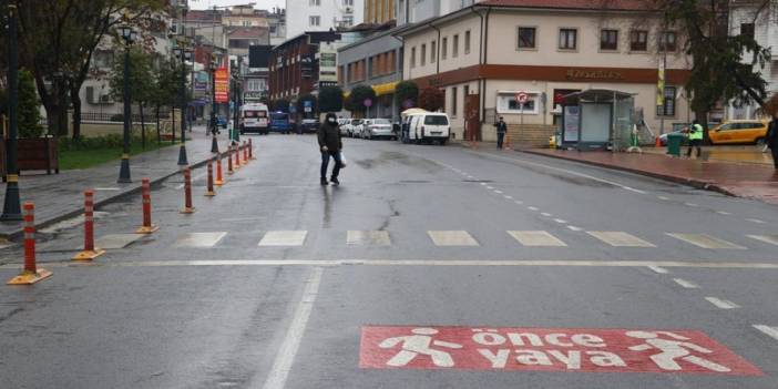 Bakan Koca örnek göstermişti: Şehir kırmızıya büründü