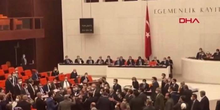 AKP'li ve CHP'li vekiller arasında kavga