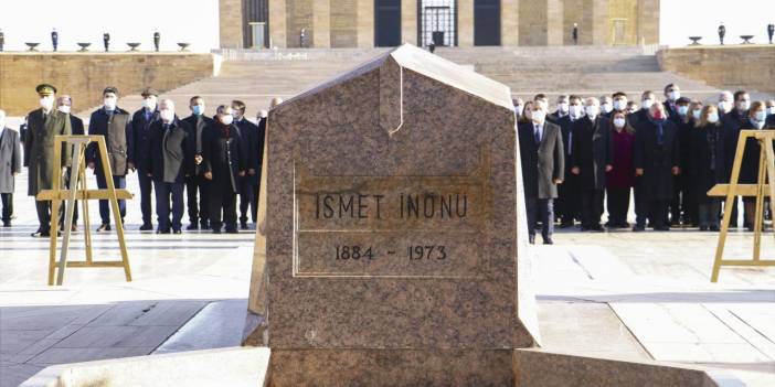 İsmet İnönü mezarı başında anıldı