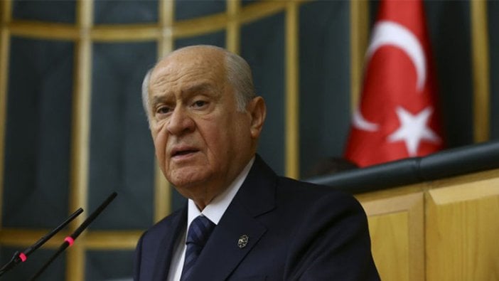 Devlet Bahçeli, Deniz Baykal'a geçmiş olsun dileklerini iletti