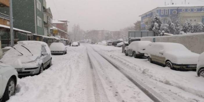 Zonguldak'ta kar yağışı nedeniyle eğitime ara