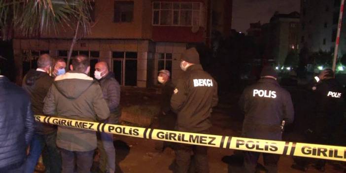 Maltepe'de lodos nedeniyle bina çöktü