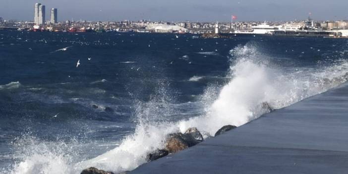 İstanbul’da dev dalgalar