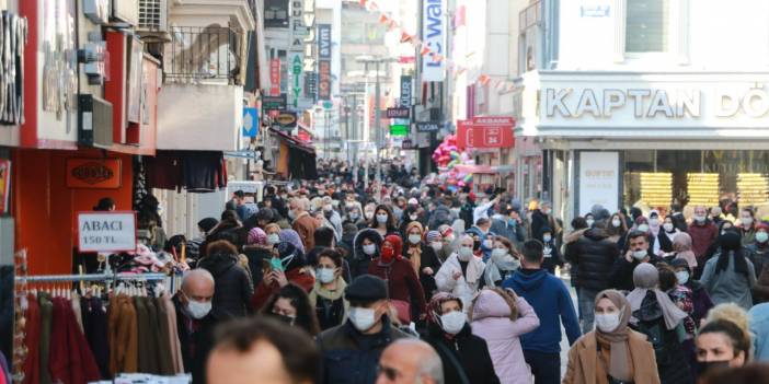 Vaka sayılarının yükseldiği Samsun’da korkutan kalabalık