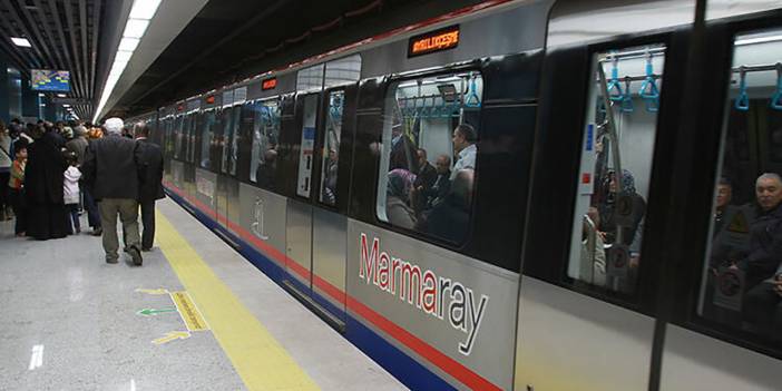 Kısıtlama öncesi Marmaray'da izdiham! Seferler durdu