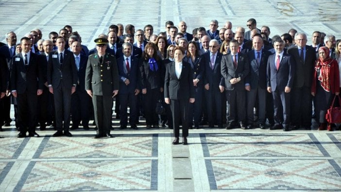 İyi Parti Genel Başkanı Meral Akşener Anıtkabir'i ziyaret etti