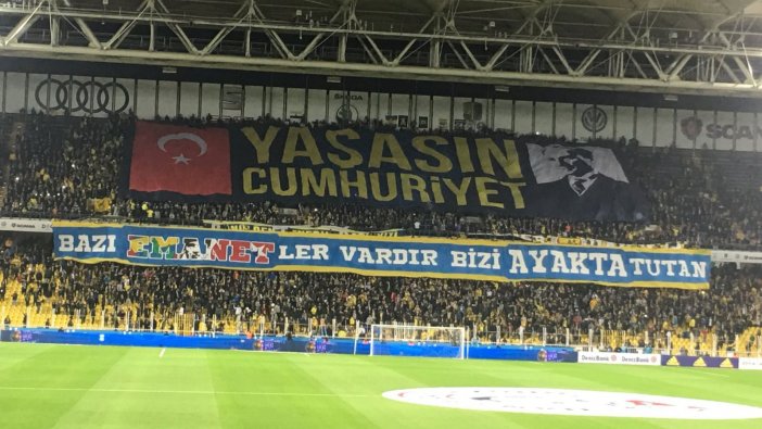 Fenerbahçe Şükrü Saraçoğlu Stadında İzmir Marşı çoşkusu!