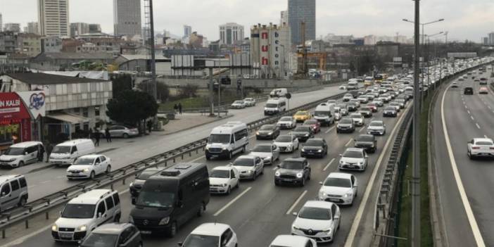 İstanbul'da kısıtlama sonrası trafik yoğunluğu