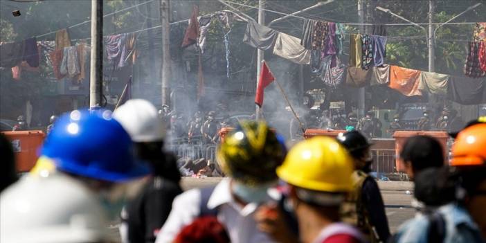 Myanmar'da askeri darbenin kanlı bilançosu ağırlaşıyor