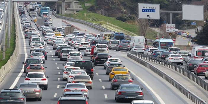 İstanbul'da kısıtlama öncesi trafik yoğunluğu