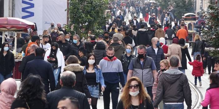 Burası İstiklal Caddesi: Sözde sokağa çıkma yasağı!