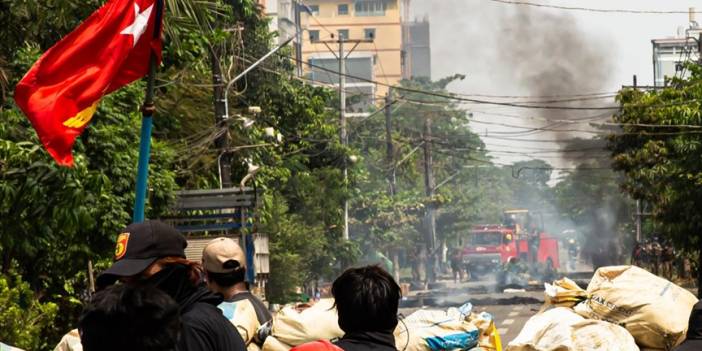 Kutlama törenine hava saldırısı: Myanmar ordusu katliam yaptı