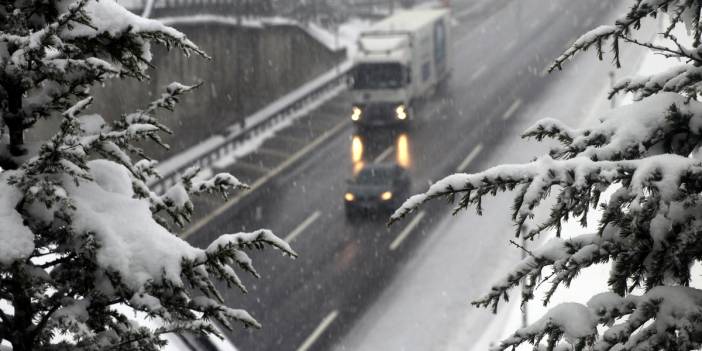 Kış bitmedi! Ankara-İstanbul arası 20 santimetre kar