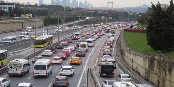 Kısıtlama sonrası İstanbul'da trafik yoğunluğu