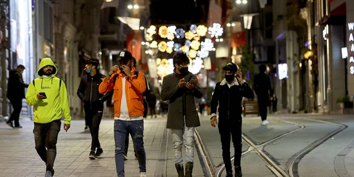 Kısıtlamada İstiklal Caddesi turistlere kaldı