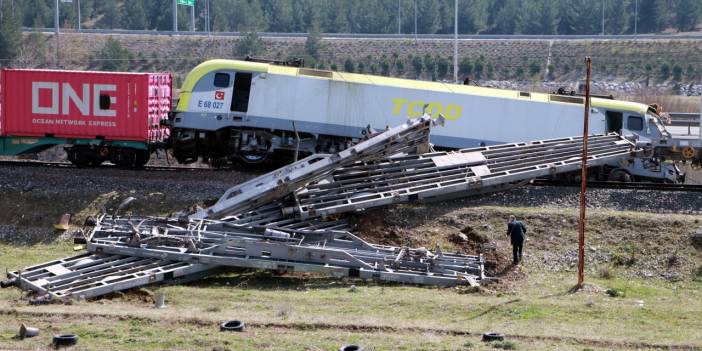 Adana'daki tren kazasının görüntüleri ortaya çıktı