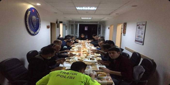 İlçe Emniyet Amirliği'nin iftarında koronavirüs unutuldu