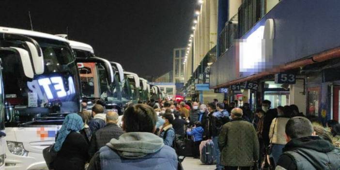 Otogarlarda tam kapanma yoğunluğu gece de sürdü