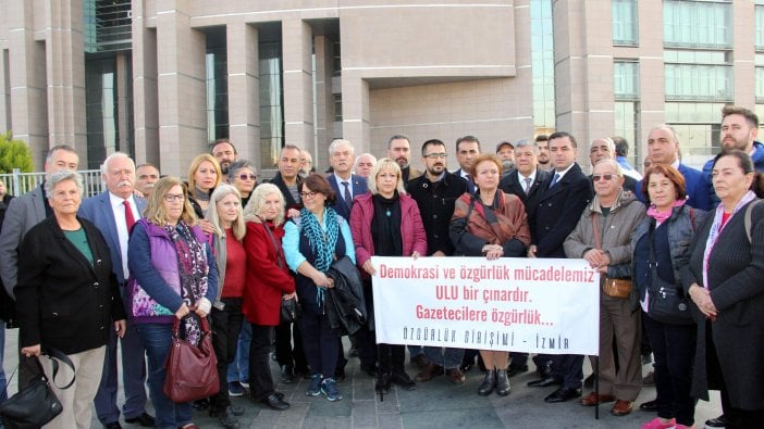 Sözcü Gazetesi davası öncesi sessiz protesto