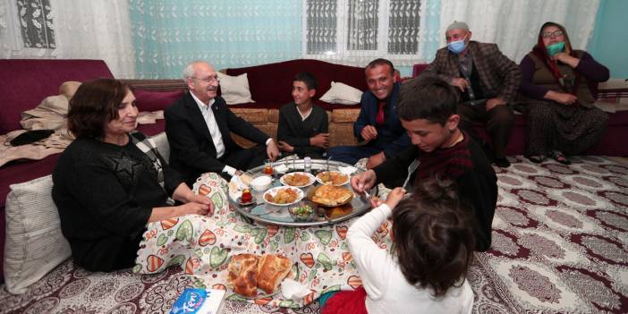 Kılıçdaroğlu, Çubuk'taki linç girişiminde kendisine evini açan aileyle iftar yaptı