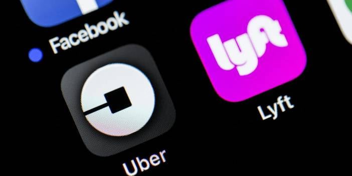 Uber ve Lyft aşı merkezlerine ulaşım için ücretsiz hizmet verecek