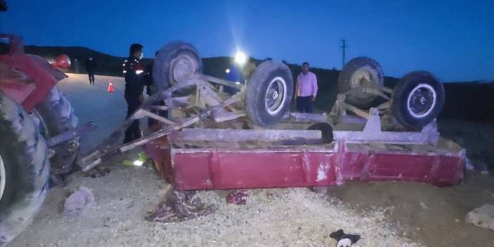 Traktör devrildi: 3'ü çocuk 4 kişi hayatını kaybetti