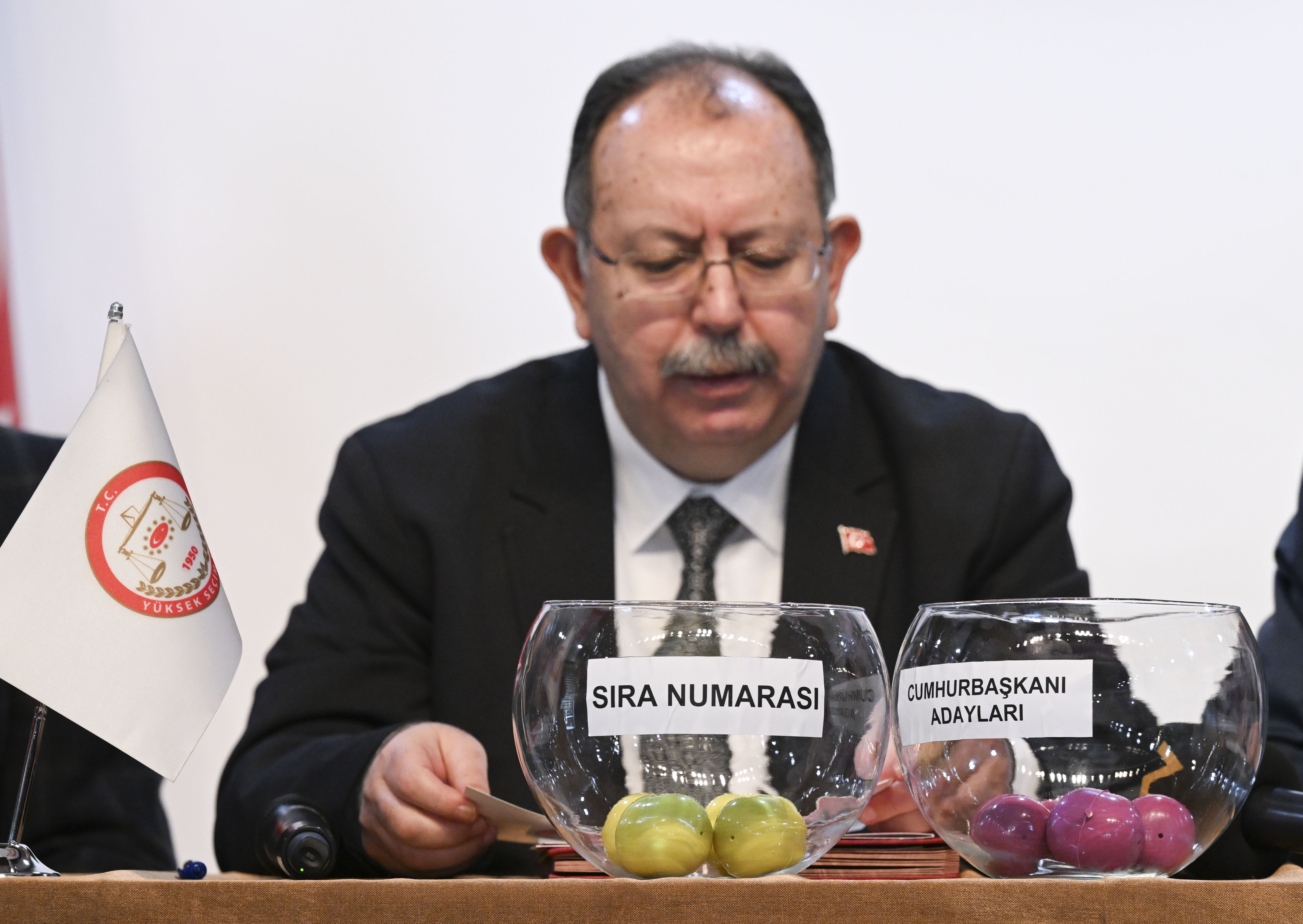 aa-20230401-30738086-30738062-cumhurbaskani-adaylarinin-birlesik-oy-pusulasindaki-yeri-belli-oldu.jpg