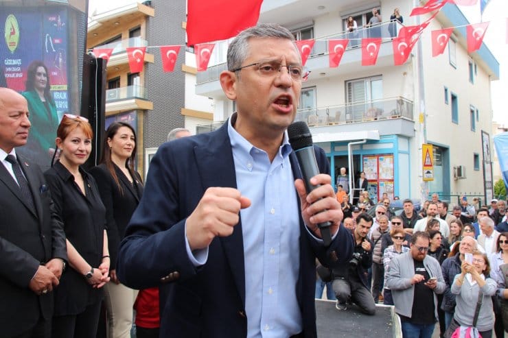 CHP'li Özel İzmir Güzelbahçe'de seçim ofisi açtı: Birbirimizle değil hedef kitle ile uğraşmalıyız