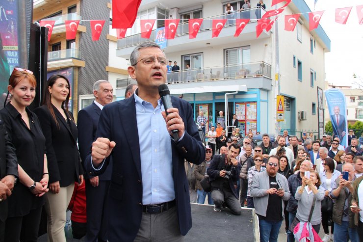 CHP'li Özel İzmir Güzelbahçe'de seçim ofisi açtı: Birbirimizle değil hedef kitle ile uğraşmalıyız