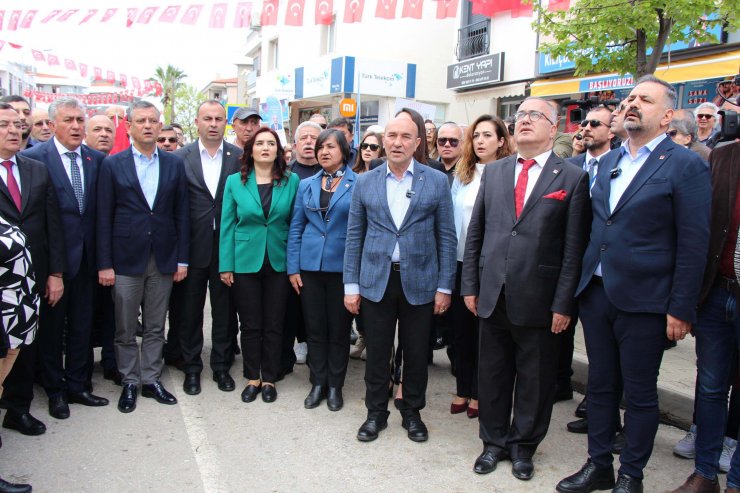 CHP'li Özel İzmir Güzelbahçe'de seçim ofisi açtı: Birbirimizle değil hedef kitle ile uğraşmalıyız
