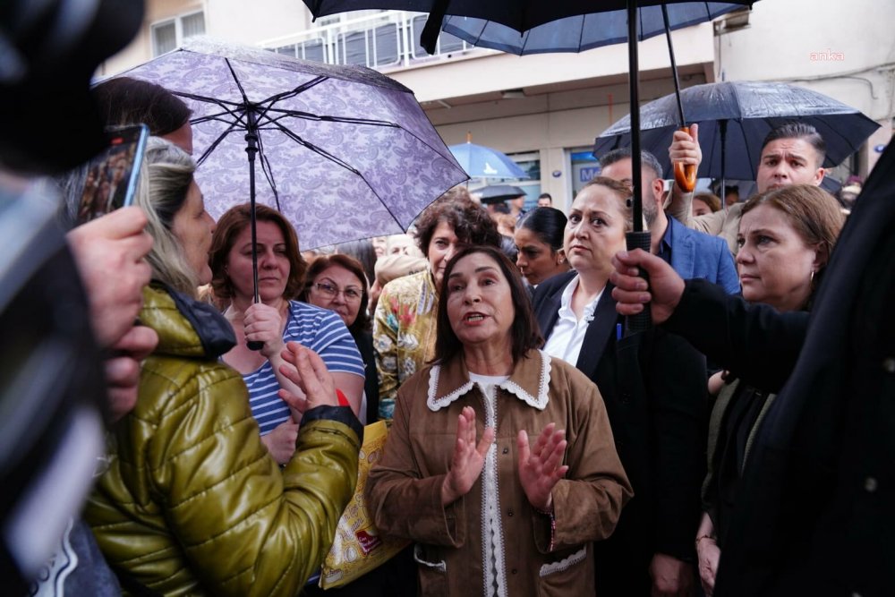 Selvi Kılıçraroğlu, et kuyruğundan paylaştı: Onları rahatsız etmemek için ziyaretimi kısa tuttum