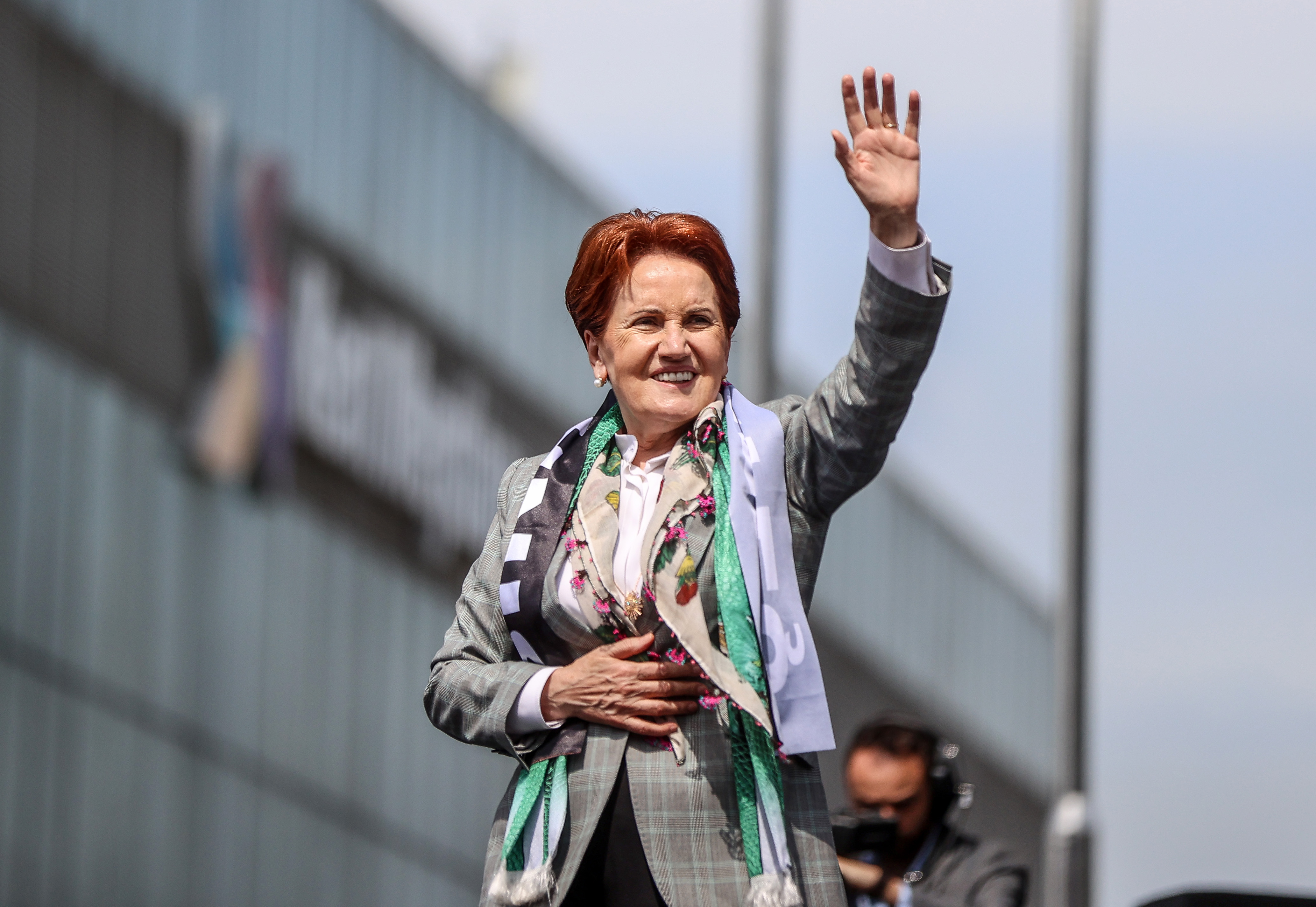 aa-20230503-31033745-31033736-iyi-parti-genel-baskani-aksener-bursada.jpg