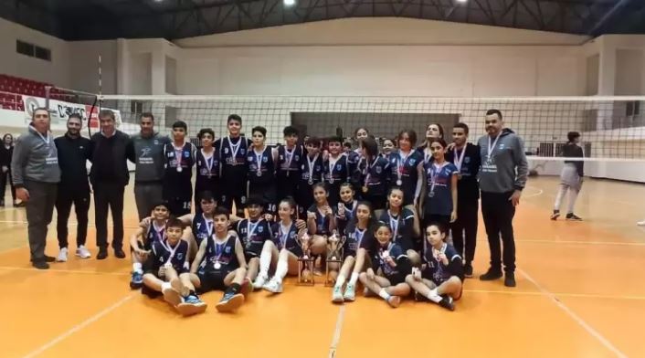 isias-voleybolcular.jpg