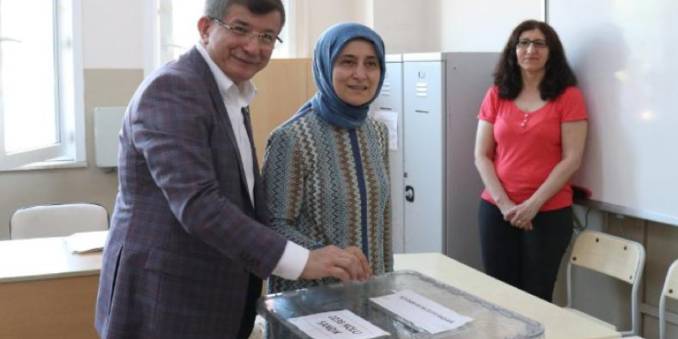 davutoglu.jpg