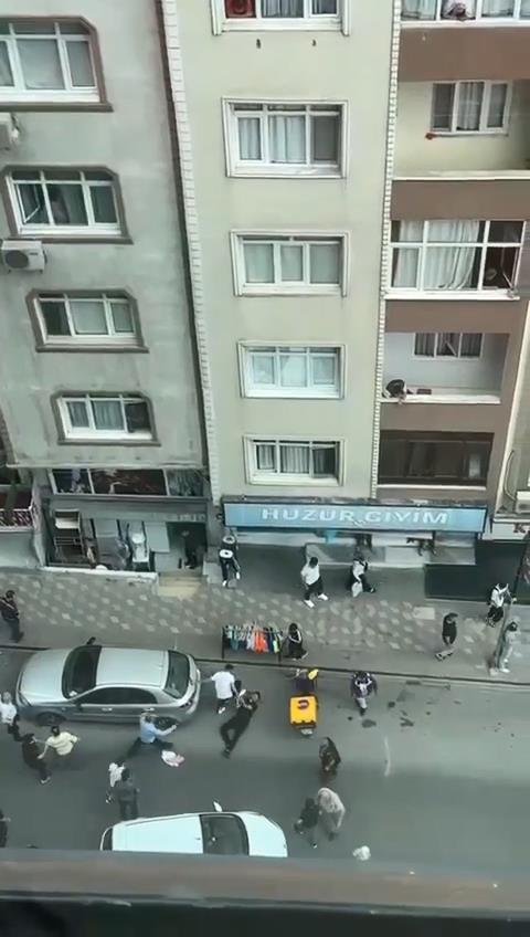 Otomobilden Husumetlisini Gördü, Yanlışlıkla Başkasını Vurdu