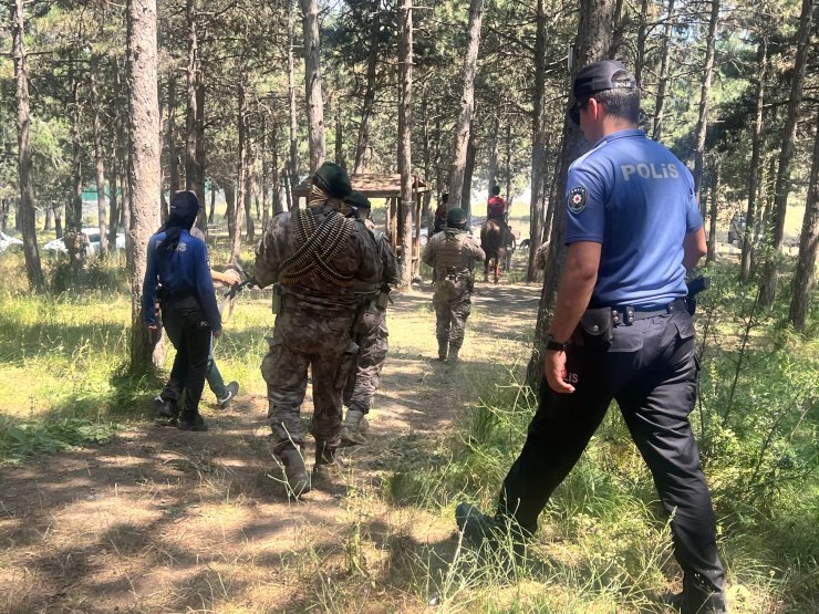 Maltepe'de Atlı Polislerle Orman Denetimi