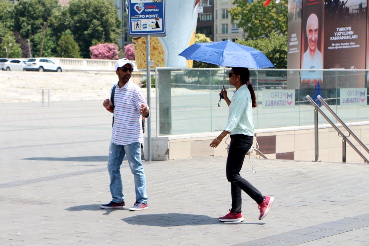 İstanbul'da Termometreler 40'ı, Ege'de 45'i, Adana'da 47'yi Gösterdi! Çıldırtan Sıcak...