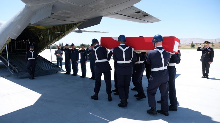 Kaza Yerinde Önlem Almak İsterken Kamyonetin Çarptığı Astsubay Şehit Oldu