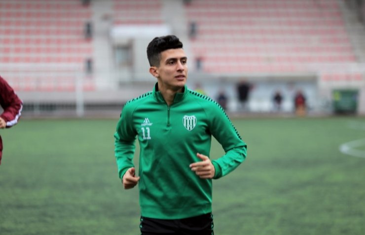 Vefa Spor Futbolcusundan Annesine Büyük Vefa