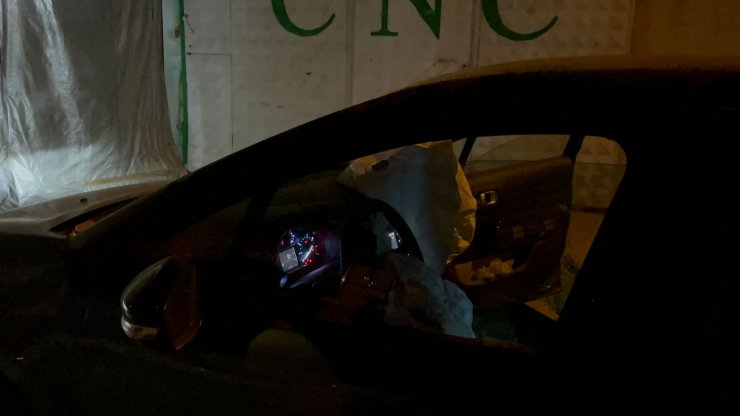 Çalıntı Otomobile Çalıntı Plaka Takan Şüpheli, Aracı Polisin Üzerine Sürdü
