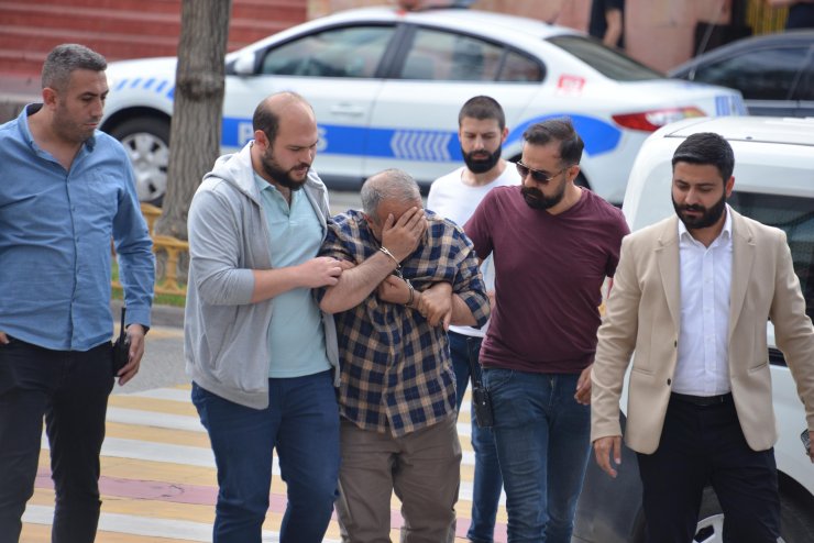 Bindiği Taksilerde Kendini İş İnsanı Olarak Tanıtıp Şoförleri Dolandırdı