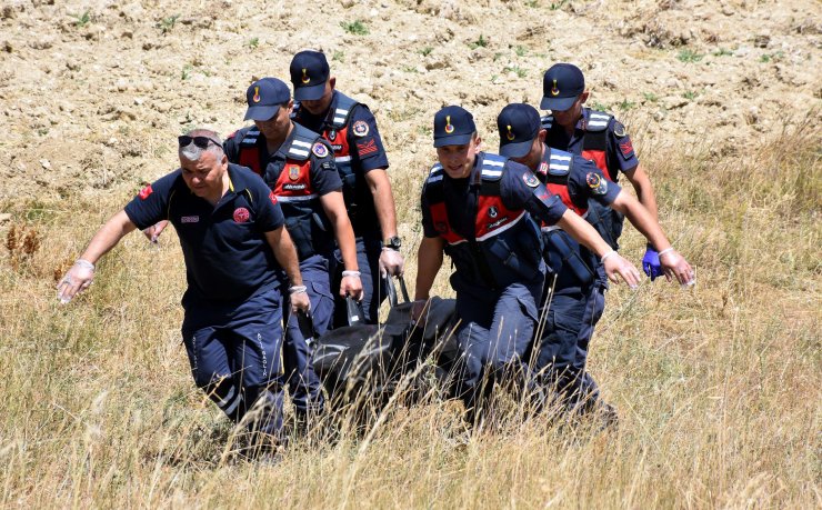 Köyde 'Katil' Paniği! Hâlâ Yakalanamadığı İçin Köyü Terk Ediyorlar