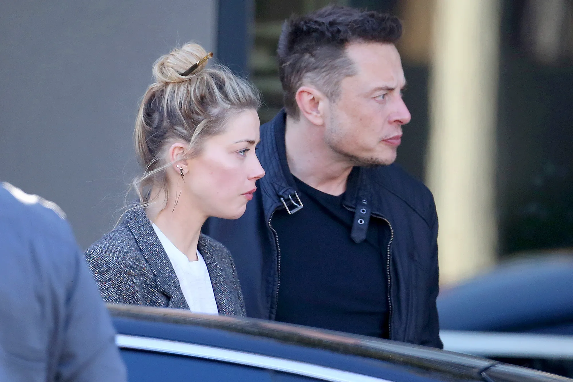 elon-musk-amber-heard-kiss-spacex.webp